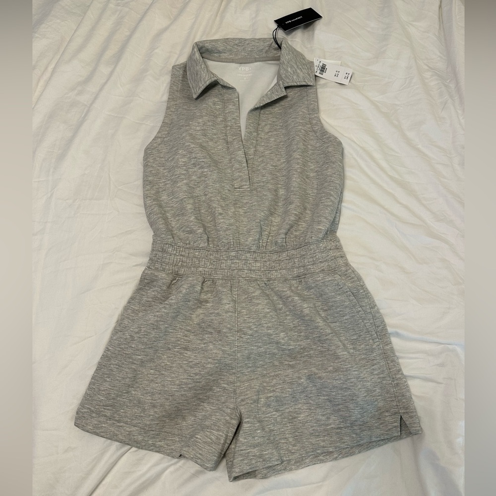 NWT Women’s Abercrombie Sleeveless One Piece Romper Size Medium